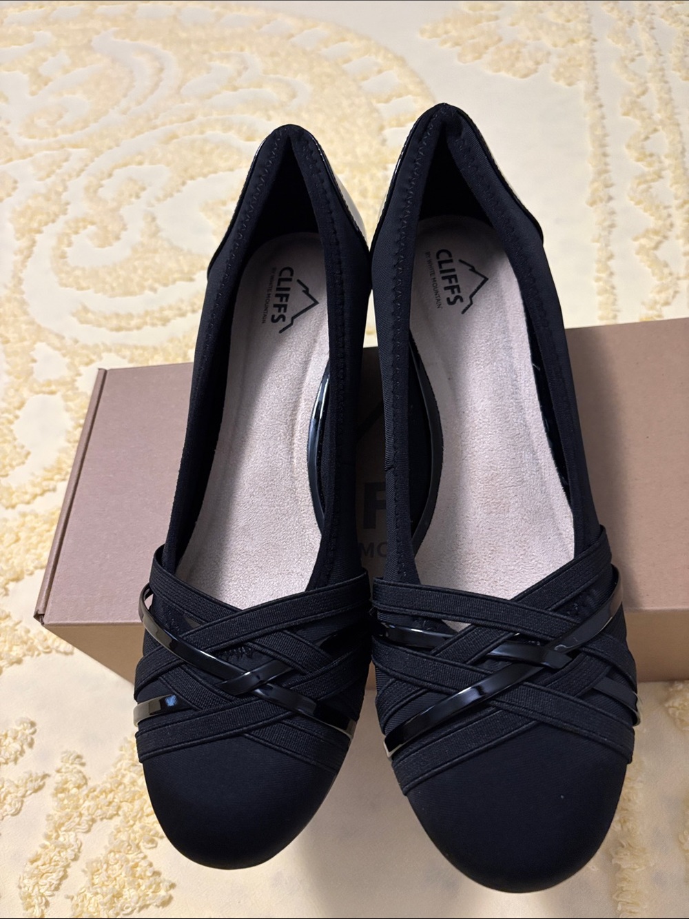 Cliff by White Mountain Black Women's Ballet Flats